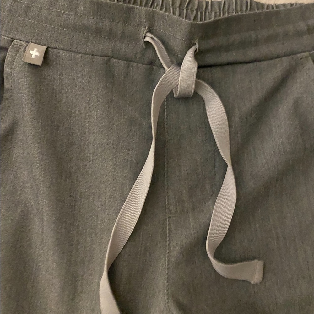 Figs women’s jogger scrub pant